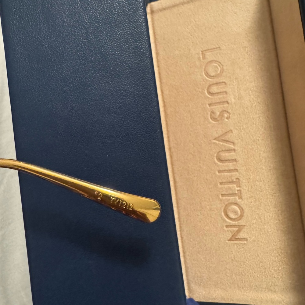 My LV Chain Pilot Sunglasses Louis Vuitton Gold Frame Sunglasses with Brown - Picture 12 of 13